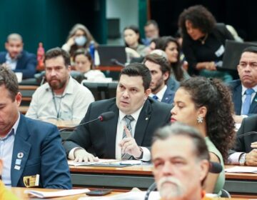 Acácio quer comissão mista para debater exploração de petróleo no AP