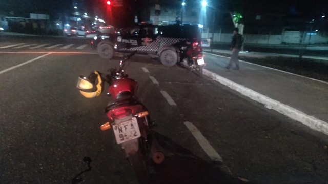 Guarda Civil prende dupla com arma falsa em moto roubada