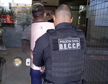 Dono de assistência de celulares é preso com aparelhos roubados