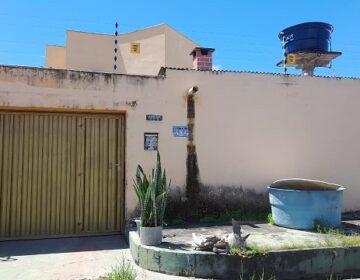 Faculdade descredenciada no MEC cobra para emitir diploma