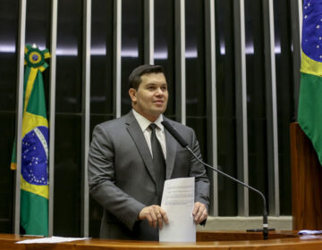 Câmara aprova alteração no ‘Mais Médicos’ com emenda de Acácio