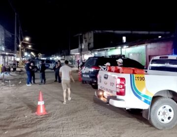 Atirador manda clientes saírem e mata adolescente dentro de salão de beleza