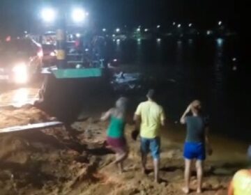 Carro com casal afunda no rio Jari