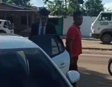 Homem que fingiu ser policial para assaltar se apresenta