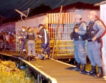 Recém-chegado de Afuá, jovem cai no lago após disparos e não resiste