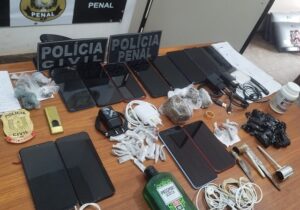 Investigação de homicídio leva polícia a 12 celulares no Iapen