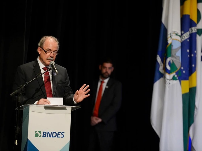 Margem Equatorial: Mercadante diz que BNDES fará “ponte” entre Petrobrás e Meio Ambiente