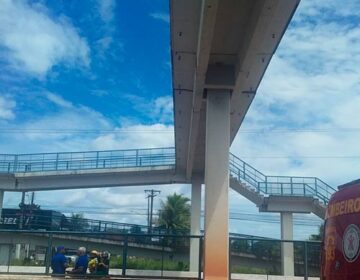 Adolescente cai de passarela na BR-210