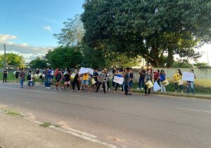 Comunidade escolar promete interromper trânsito em protesto novamente