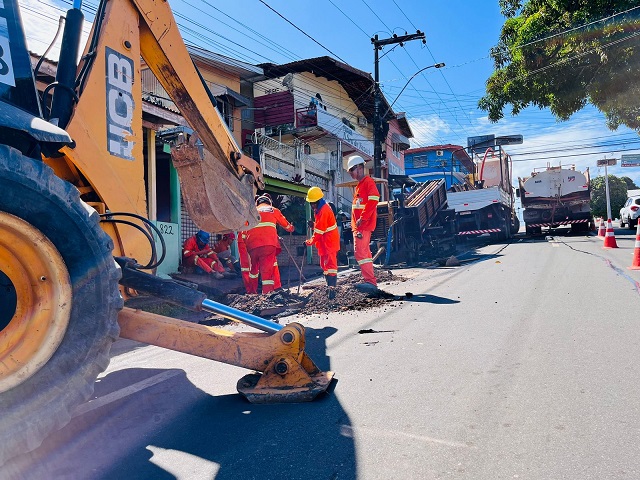 Substituição de redes de água com método não destrutivo preserva asfalto em Macapá