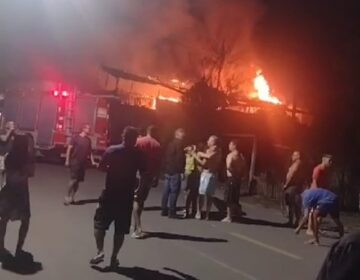 Restaurante familiar é consumido em incêndio