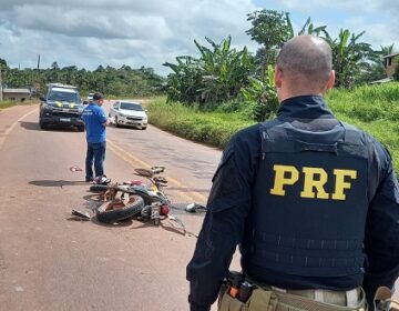 Motociclista morre ao colidir com caminhão
