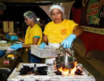 Restaurantes disputam o título de ‘Melhor Camarão no Bafo da Fazendinha’