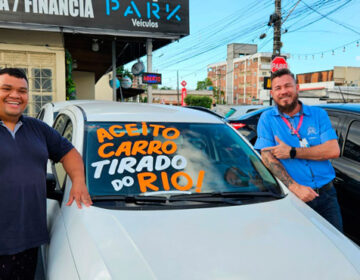 Com frases engraçadas, loja aposta no bom humor para vender carros