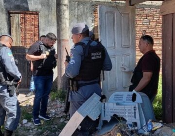 Adolescente é colocado de joelhos e executado em obra abandonada