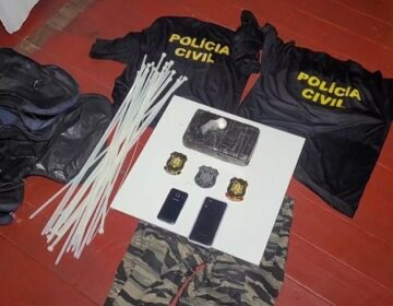 Traficantes são presos com drogas e falsos uniformes da polícia