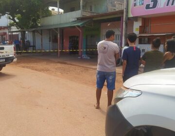 Homem é morto a tiros ao sair de casa