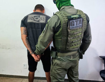 Em Santana, homem é preso vendendo drogas na porta de casa