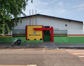 Creche onde drogas estavam em mochila de criança vive silêncio e medo