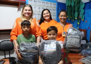 No Jari, alunos da rede municipal recebem 6 mil kits com uniformes e material