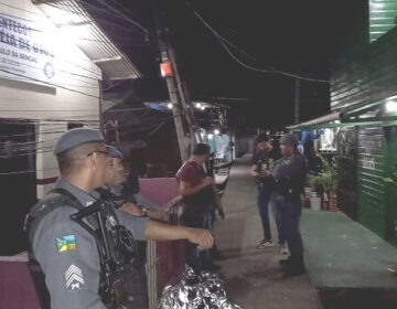 Menina de 13 anos é baleada ao sair de igreja durante assassinato de ex-detento