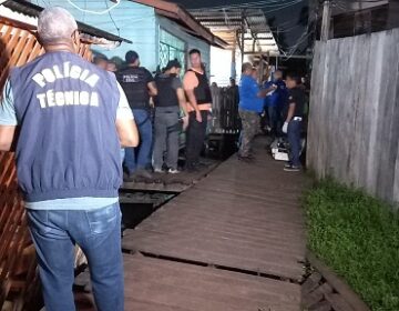 Emboscada: jovem é morto e morador é ferido por bala perdida