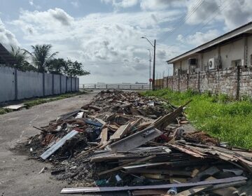 Lixo e entulho tomam conta da orla e zona leste de Macapá