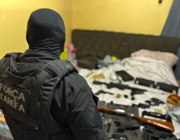 Suspeito de abastecer facções com armas é preso
