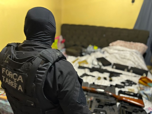 Mato-grossense é presa com arsenal de armas e munições - Correio