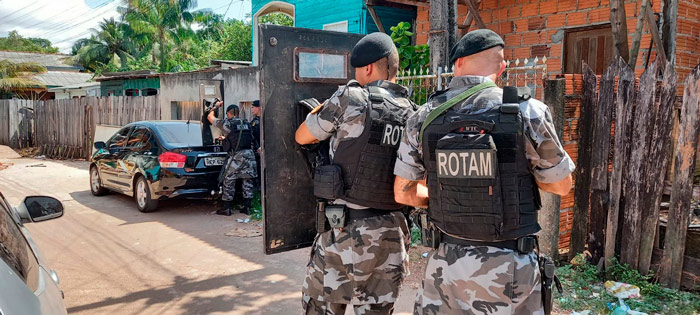 Bandidos mantém reféns em Macapá