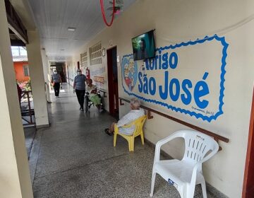 Aos 86 anos, analfabeta que vive em abrigo tem única renda bloqueada por dívida; MP reverte ação