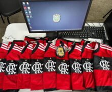 Homem é preso após furtar 32 camisas do Flamengo