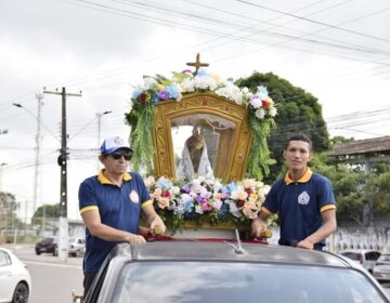 Imagem de Nossa Senhora de Nazaré chega à Prefeitura de Santana