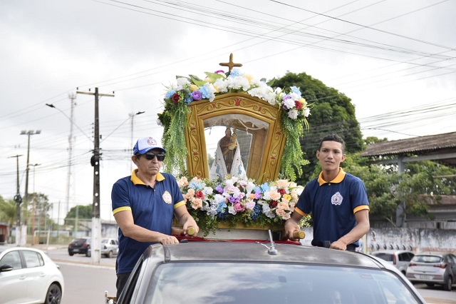 Imagem de Nossa Senhora de Nazaré chega à Prefeitura de Santana