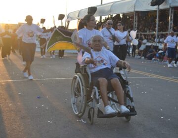 Após 6 anos, Desfile Cívico retorna com escolas, idosos e cultura popular