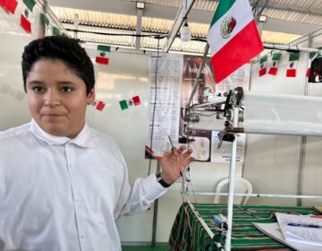Adolescente mexicano apresenta ‘jardineiro eletrônico’ em Feira de Ciências