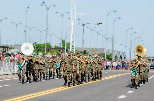 De volta ao sambódromo, Desfile Militar será no fim da tarde