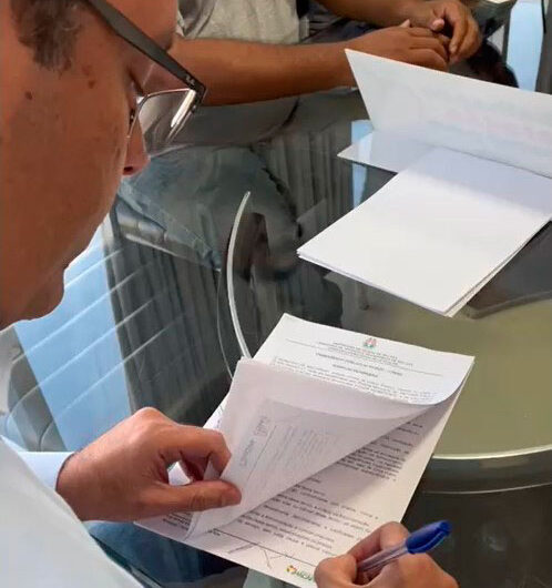 Furlan assina contrato com empresa de ônibus de Brasília