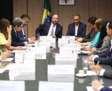 Lideranças políticas formam coalizão contra o aumento da conta de luz no Amapá