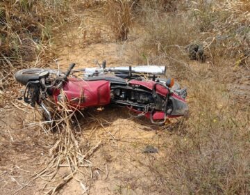 Motociclista é encontrado morto próximo de rodovia