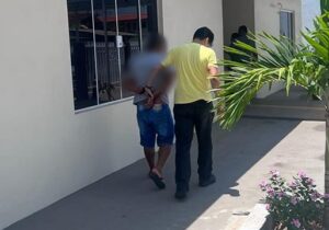Homem invade casa ‘só de cueca’ e tenta estuprar sobrinha adotiva, diz polícia