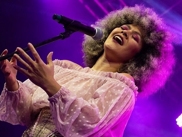 Votação popular: cantora amapaense concorre a prêmio nacional no Multishow