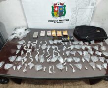 Investigado por roubo é flagrado com 90 papelotes de droga