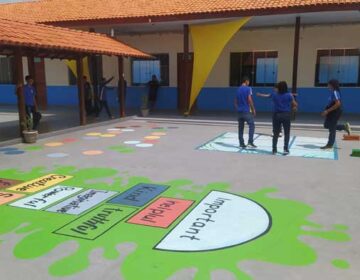 Após 20 anos sem reforma, escola é entregue com quadra coberta e salas refrigeradas