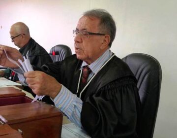 Juiz é processado após apontar arma para a filha e derrubar portão