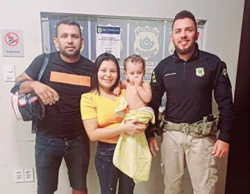 Policial rodoviário federal salva a vida de criança engasgada