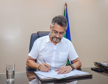 Clécio prorroga validade de concursos