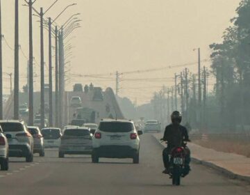 Fumaça de queimadas se espalha e Amapá decreta situação de emergência em saúde