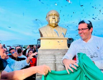 Praça que homenageia Bíblia e líder evangélico é entregue