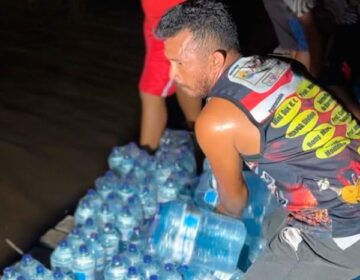 Isolado e na seca, Sucuriju recebe água mineral e potável